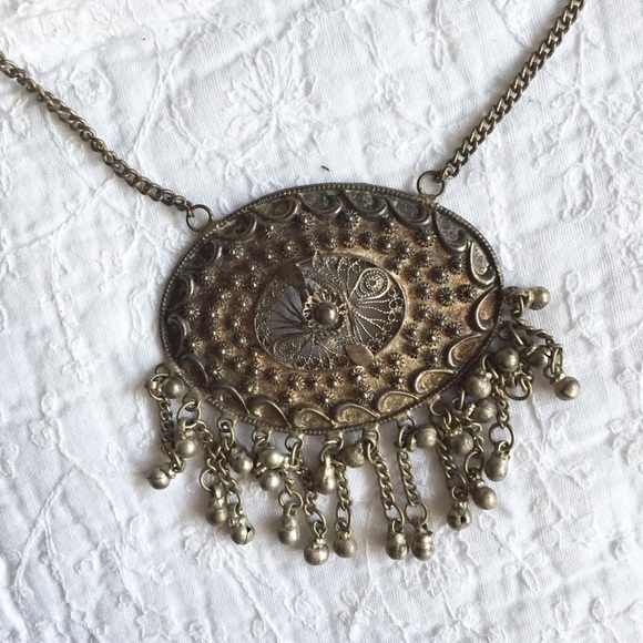 Vintage medallion necklace - Picture 3 of 6